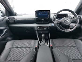 Used Toyota Yaris 2021 for sale - 75633632: Photo