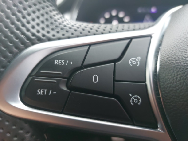 Used Renault Captur 2023 for sale - 76556170: Photo 17