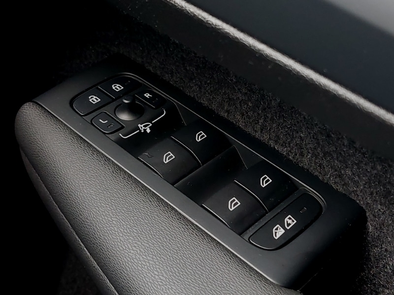 Used Volvo XC40 2024 for sale - 76763760: Photo 18