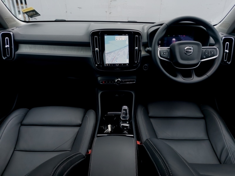Used Volvo XC40 2024 for sale - 76763760: Photo 2