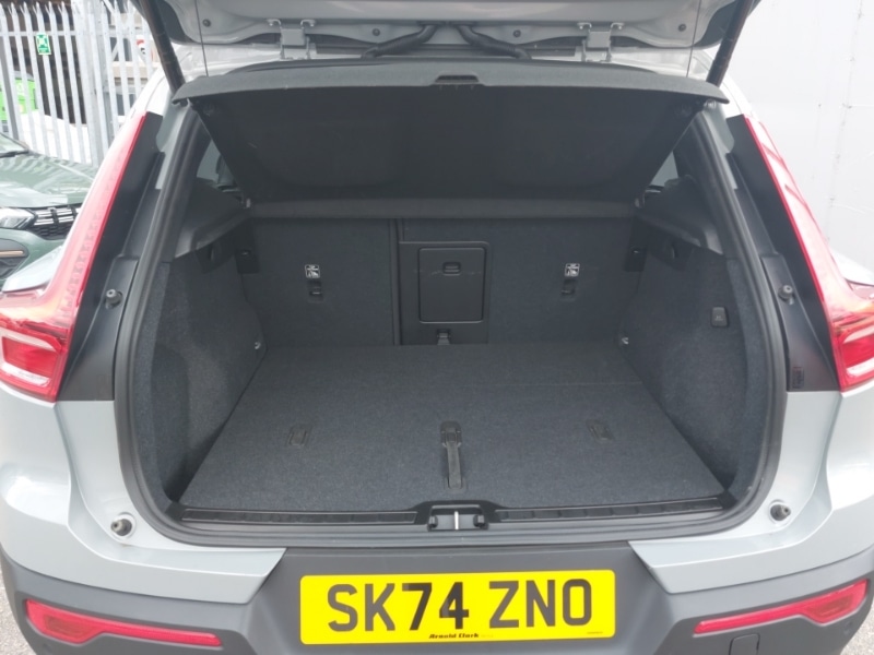 Used Volvo XC40 2024 for sale - 76763760: Photo 8