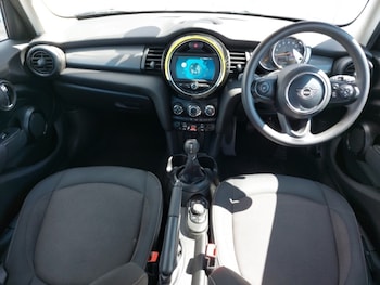 Used MINI Hatch 2019 for sale - 78816503: Photo