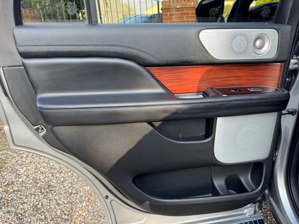 Used Lincoln Navigator 2024 for sale - 73754100: Photo 30