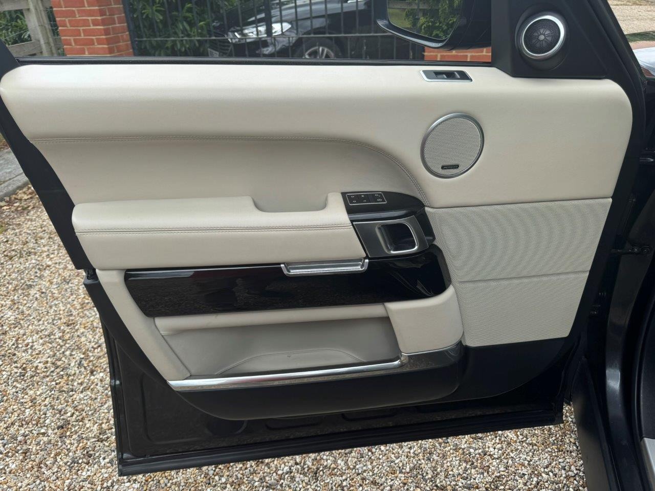 Used Land Rover Range Rover 2014 for sale - 74897045: Photo 50