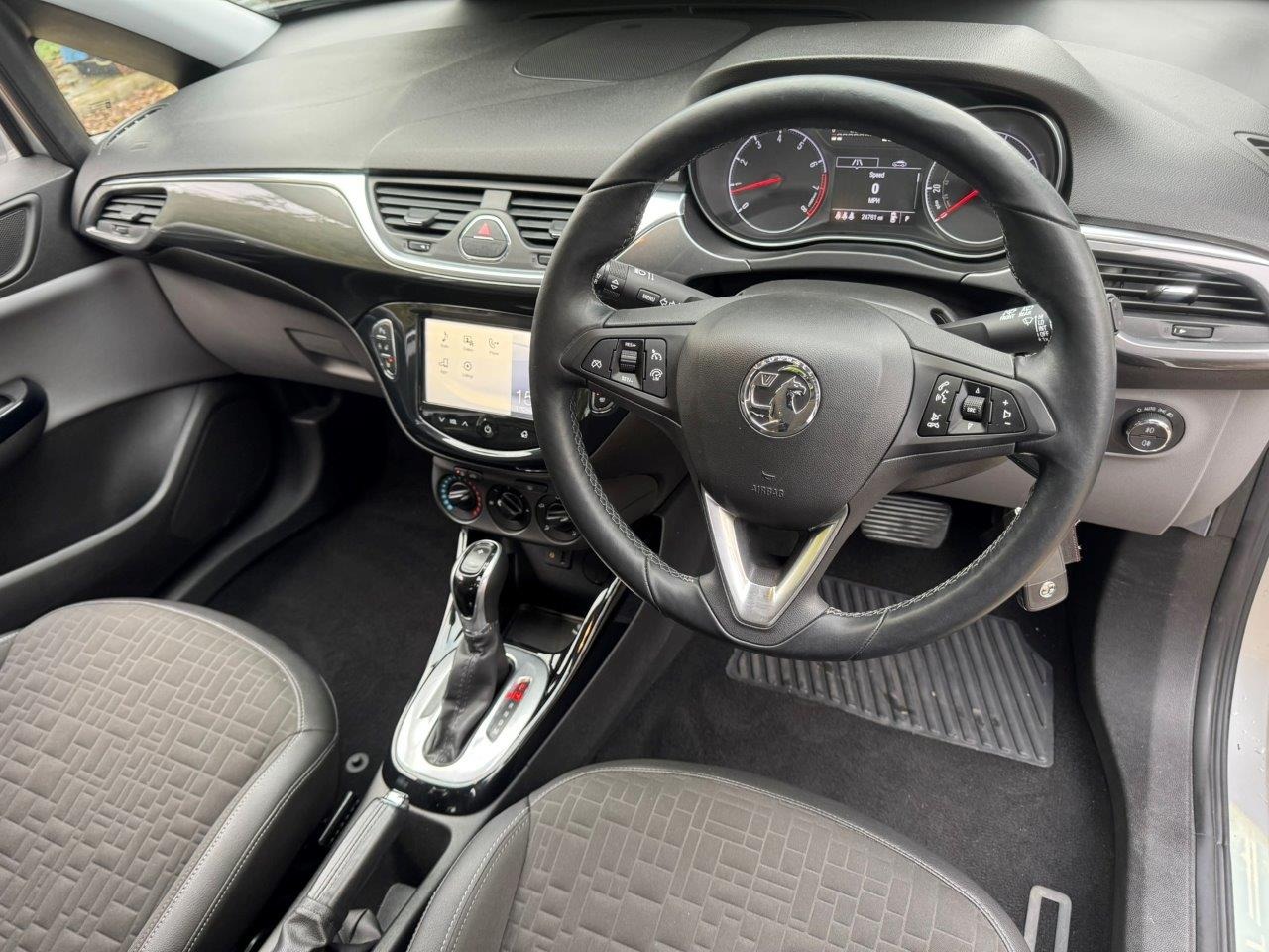 Used Vauxhall Corsa 2015 for sale - 77708522: Photo 3