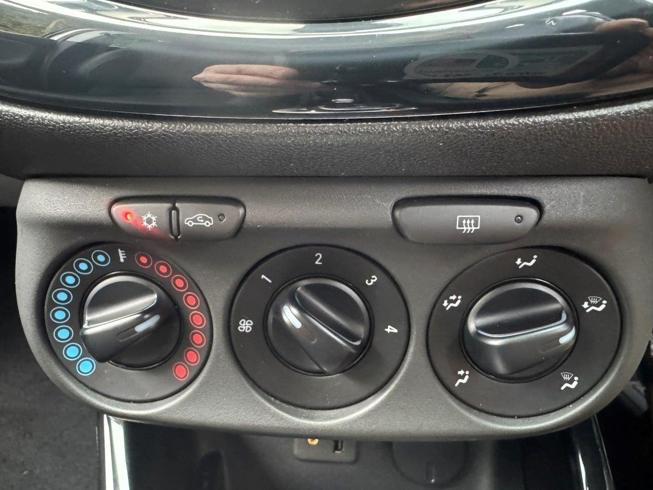 Used Vauxhall Corsa 2015 for sale - 77708522: Photo 36