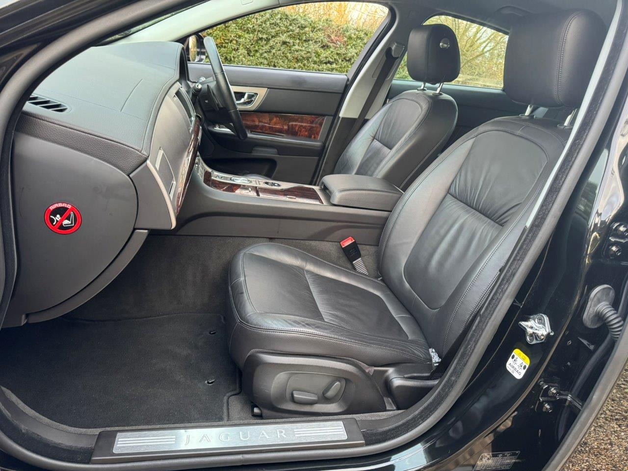 Used Jaguar XF 2010 for sale - 77450611: Photo 14