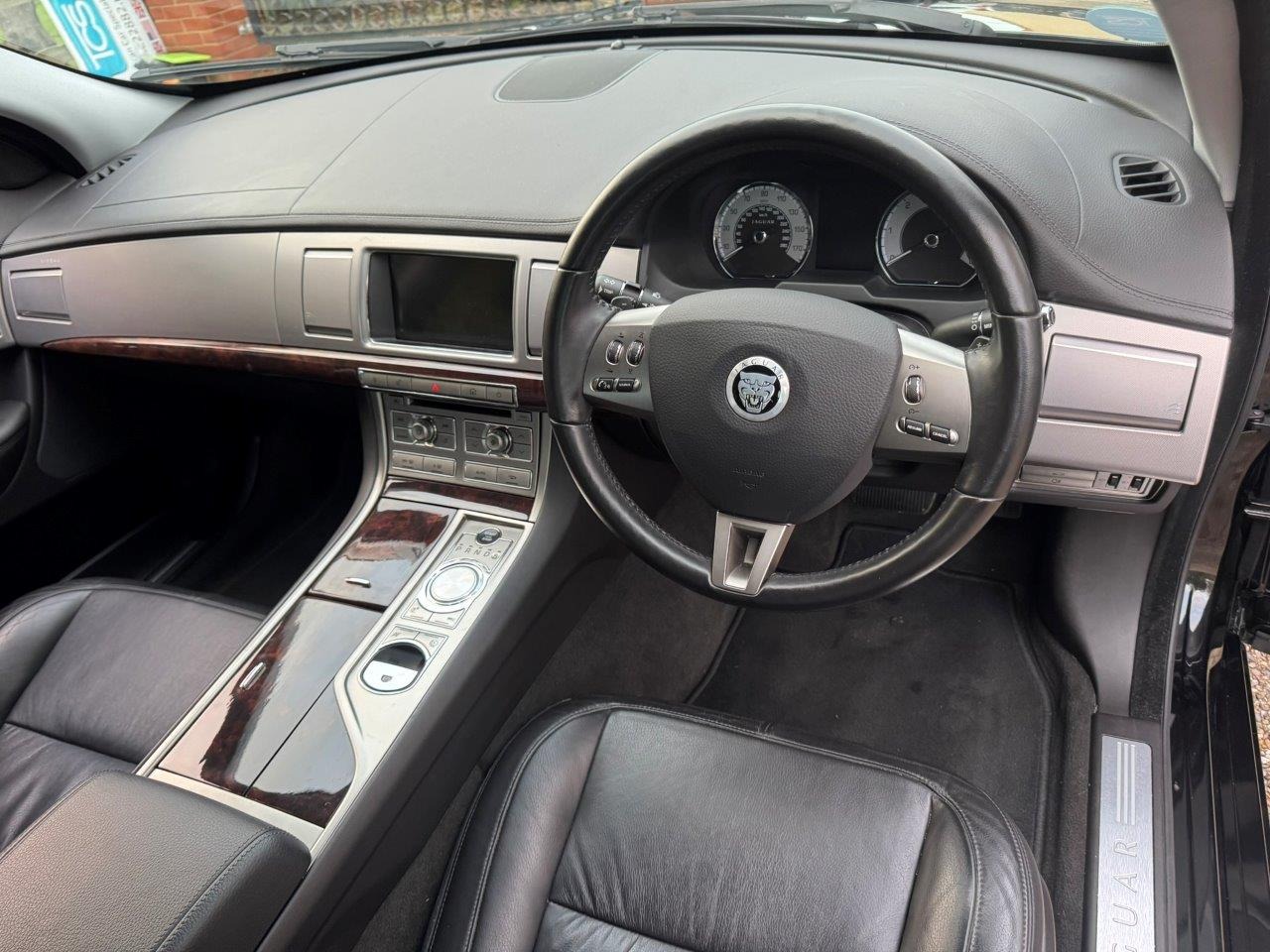 Used Jaguar XF 2010 for sale - 77450611: Photo 29