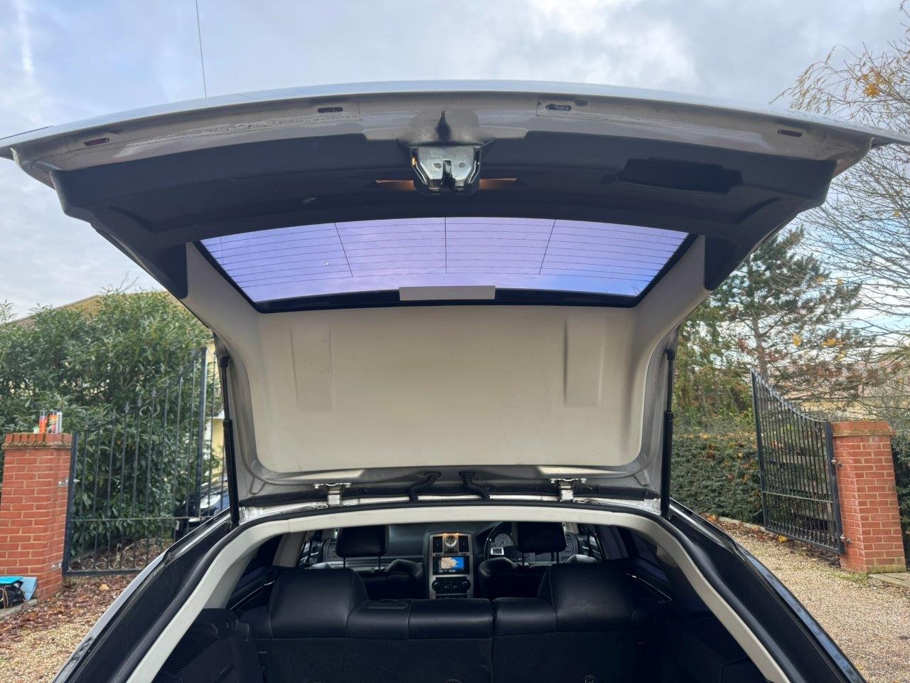 Used Chrysler 300C 2009 for sale - 76845923: Photo 19