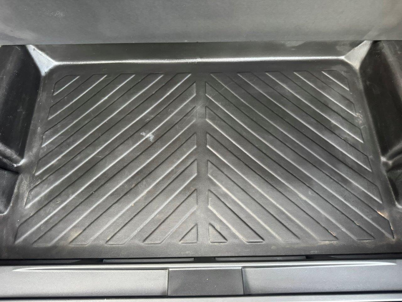 Used Chrysler 300C 2009 for sale - 76845923: Photo 24