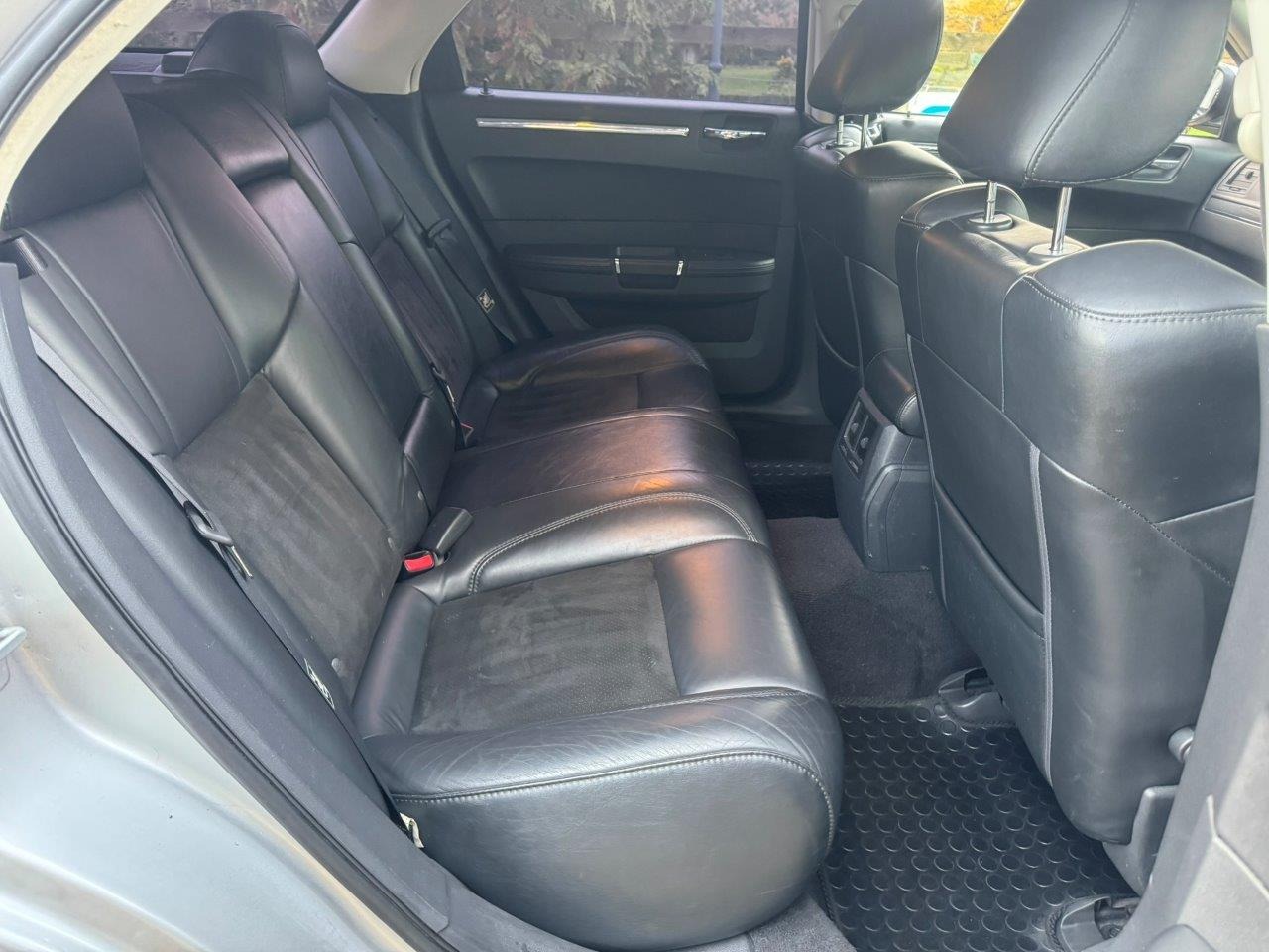 Used Chrysler 300C 2009 for sale - 76845923: Photo 25