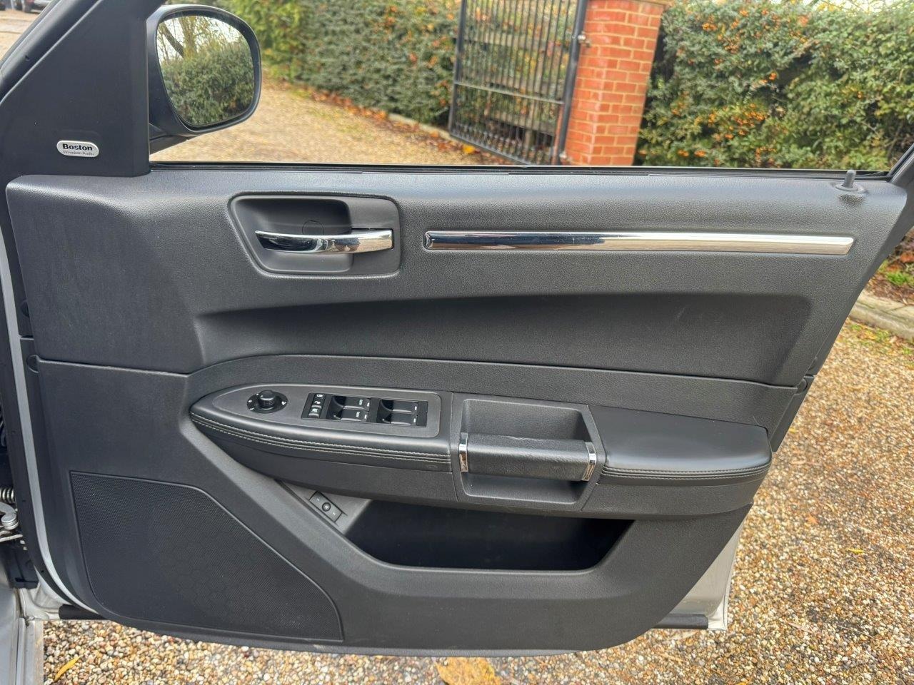 Used Chrysler 300C 2009 for sale - 76845923: Photo 28