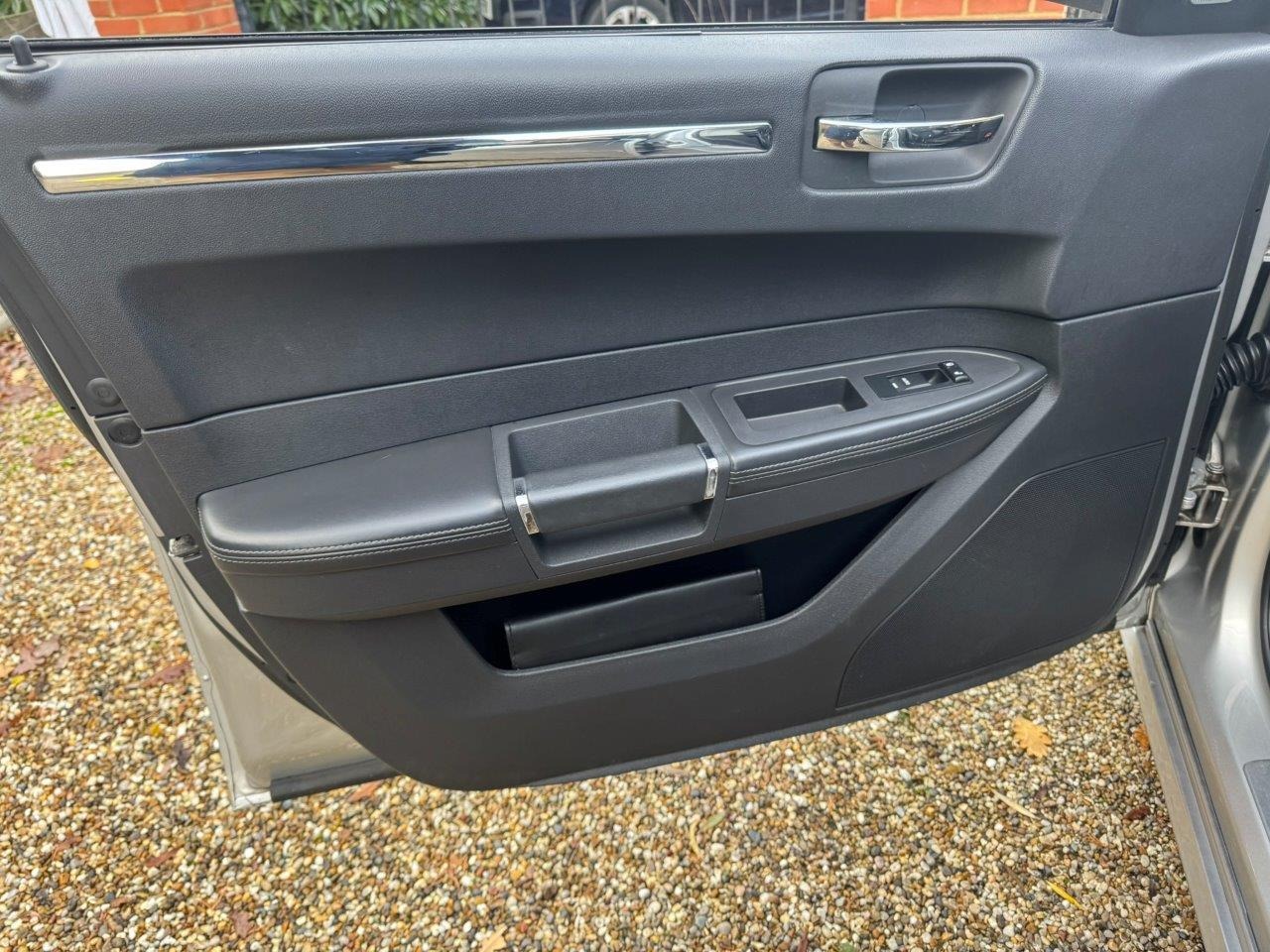 Used Chrysler 300C 2009 for sale - 76845923: Photo 31