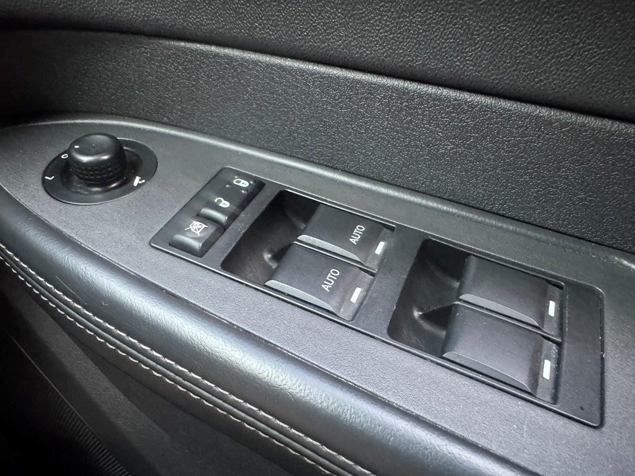 Used Chrysler 300C 2009 for sale - 76845923: Photo 47