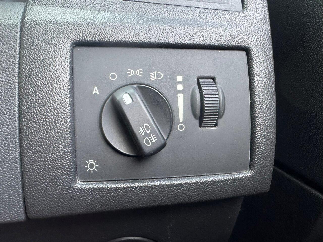 Used Chrysler 300C 2009 for sale - 76845923: Photo 48