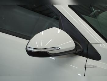 Used Kia Stonic 2023 for sale - 78879392: Photo