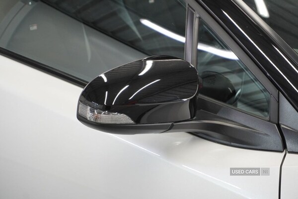 Used Toyota C-HR 2023 for sale - 76167621: Photo 4