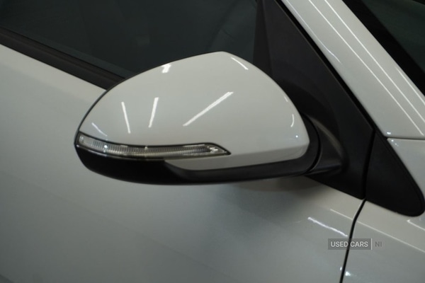 Used Kia Stonic 2024 for sale - 77883929: Photo 4