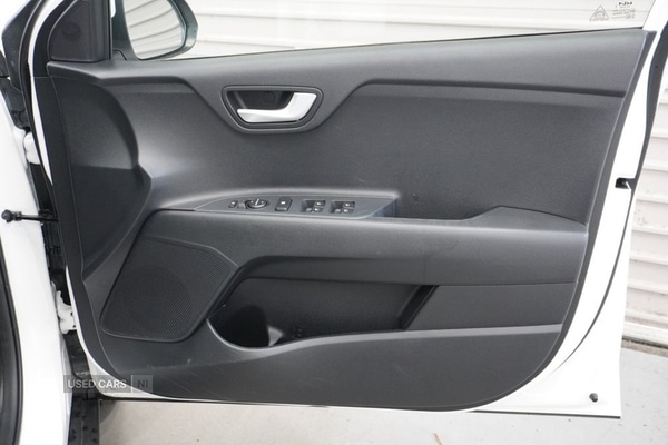 Used Kia Stonic 2024 for sale - 77132110: Photo 21