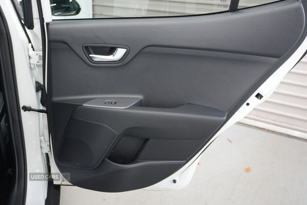 Used Kia Stonic 2023 for sale - 76729906: Photo 30