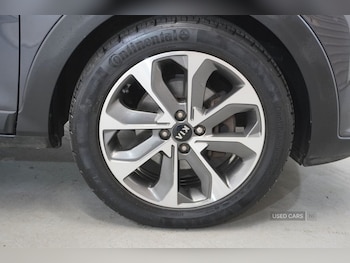 Used Kia Stonic 2019 for sale - 76486387: Photo