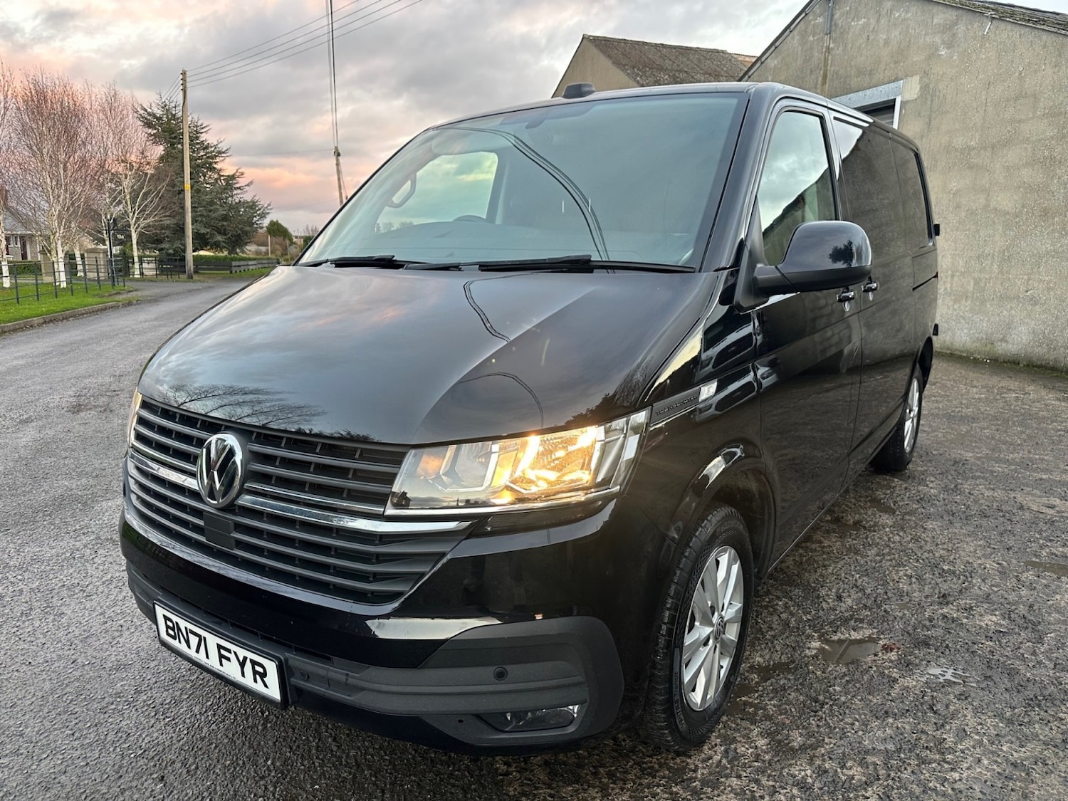 Used Volkswagen Transporter 2021 for sale - 76643312: Photo 2