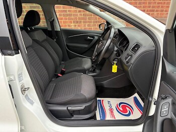 Used Volkswagen Polo 2016 for sale - 77780623: Photo