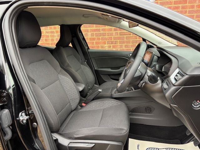 Used Renault Clio 2022 for sale - 76454323: Photo 3