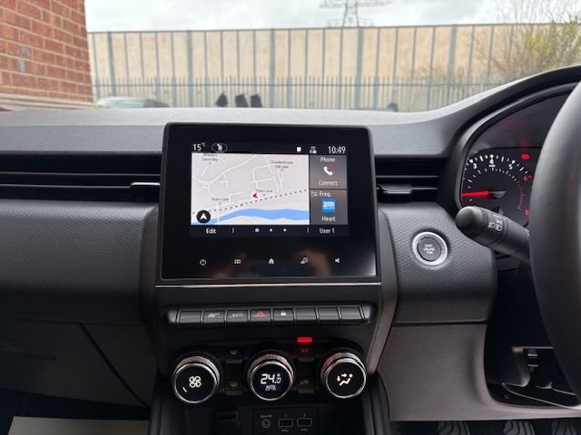 Used Renault Clio 2022 for sale - 76454323: Photo 7