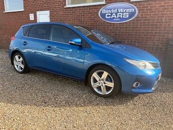 Used Toyota Auris 2013 for sale - 77667668: Photo
