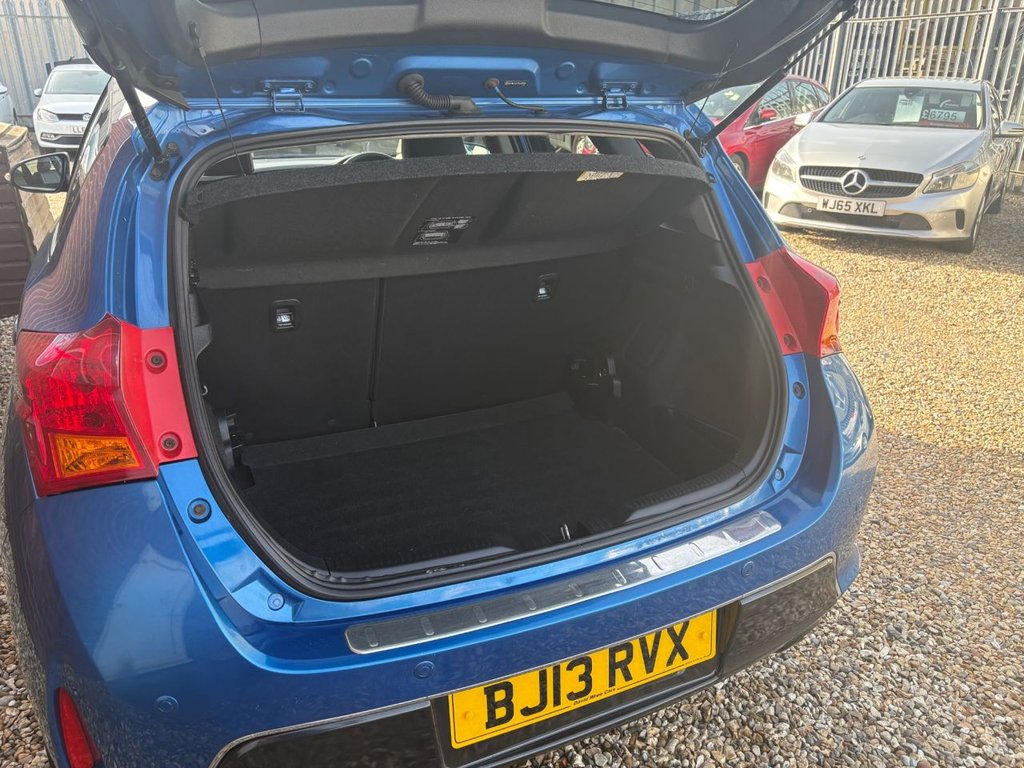 Used Toyota Auris 2013 for sale - 77667668: Photo 9