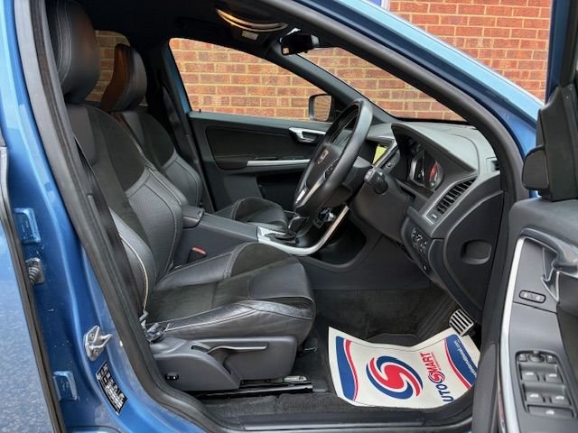 Used Volvo XC60 2015 for sale - 77302577: Photo 3