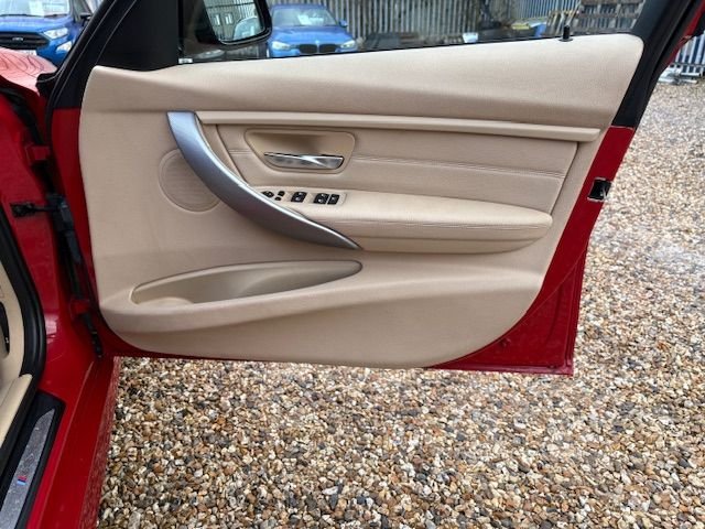 Used BMW 3 Series 2012 for sale - 76923492: Photo 24