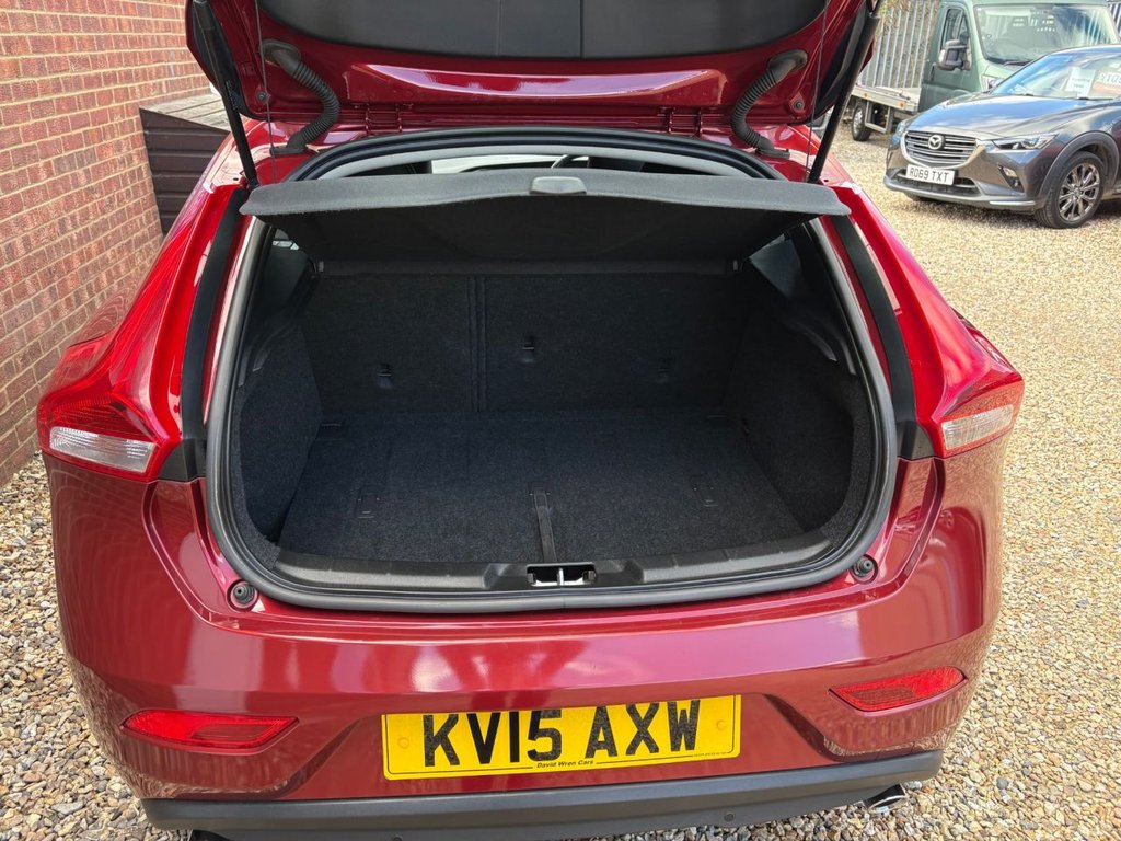 Used Volvo V40 2015 for sale - 78030672: Photo 10