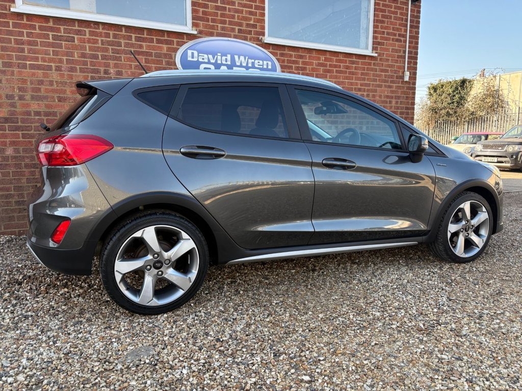 Used Ford Fiesta 2018 for sale - 77952460: Photo 11