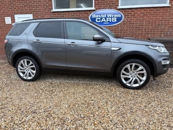 Used Land Rover Discovery Sport 2015 for sale - 76303892: Photo 2