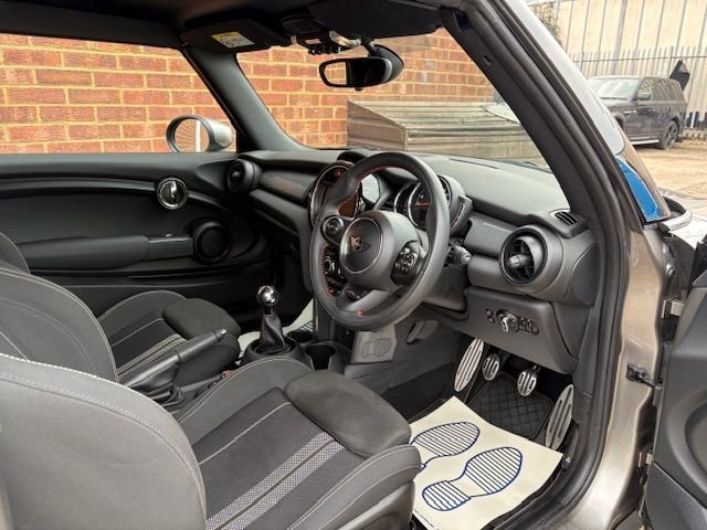 Used MINI Convertible 2019 for sale - 76162994: Photo 23