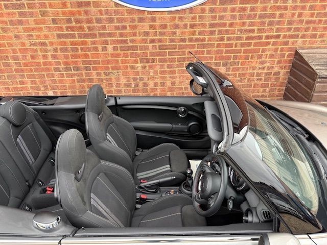 Used MINI Convertible 2019 for sale - 76162994: Photo 3