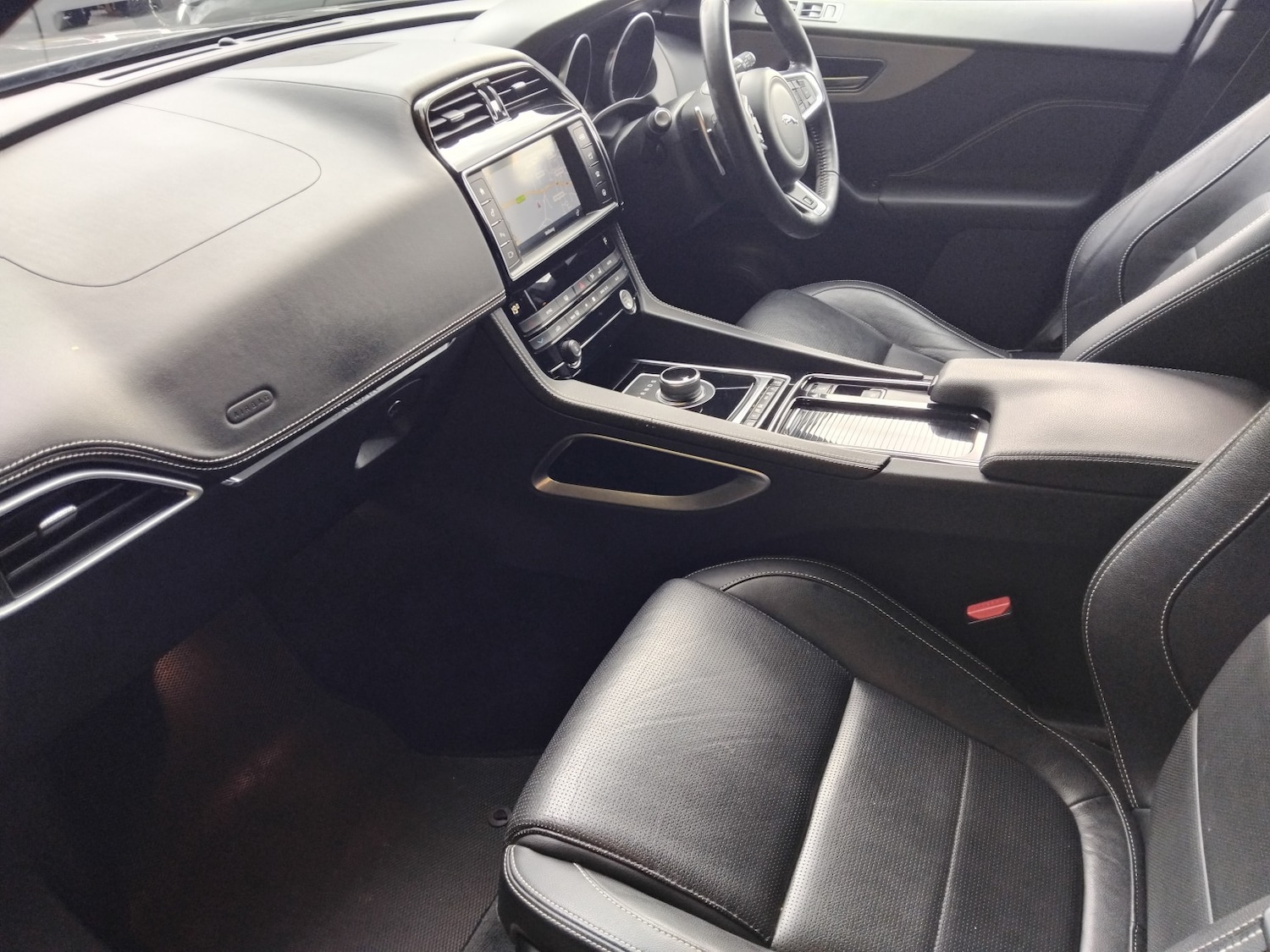 Used Jaguar F-Pace 2017 for sale - 76391450: Photo 16