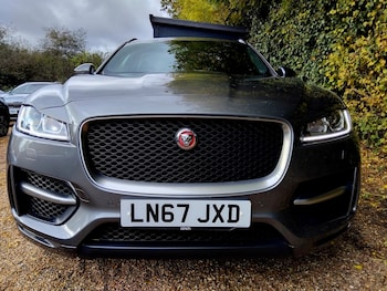 Used Jaguar F-Pace 2017 for sale - 76391450: Photo