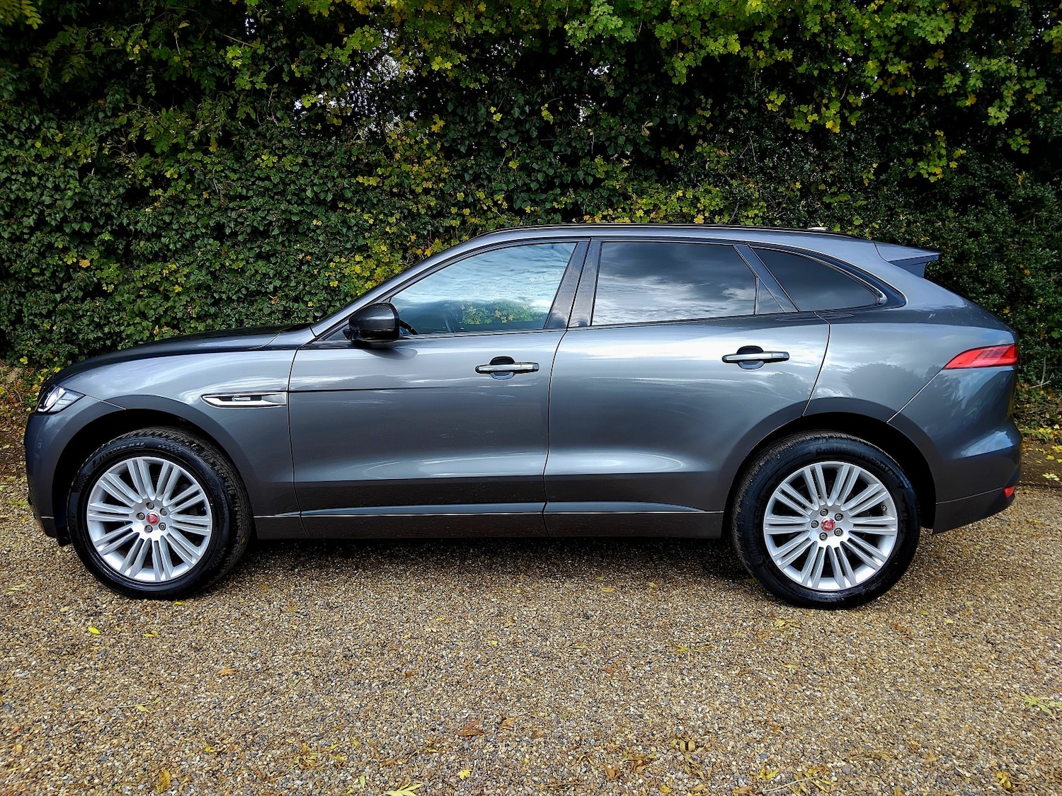 Used Jaguar F-Pace 2017 for sale - 76391450: Photo 6