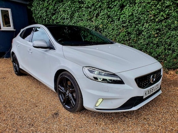 Used Volvo V40 2018 for sale - 75592955: Photo