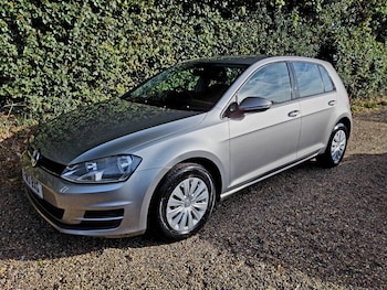 Volkswagen - Golf