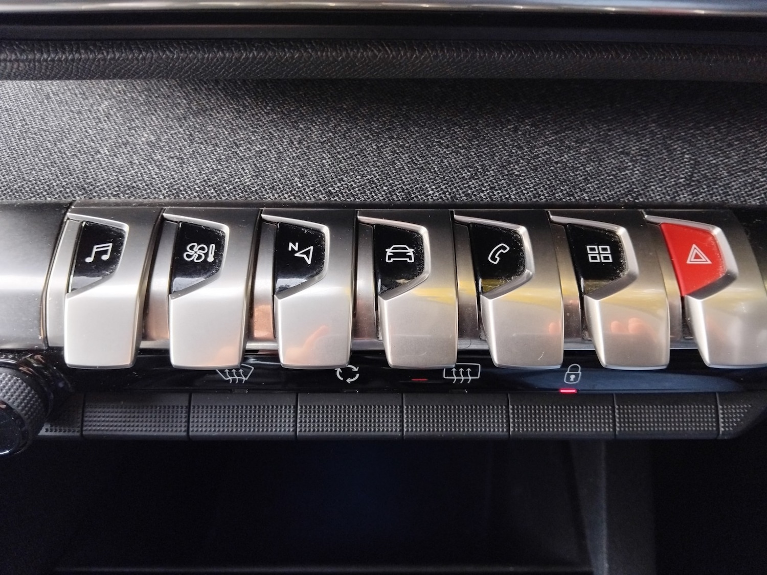 Used Peugeot 3008 2017 for sale - 76391492: Photo 23