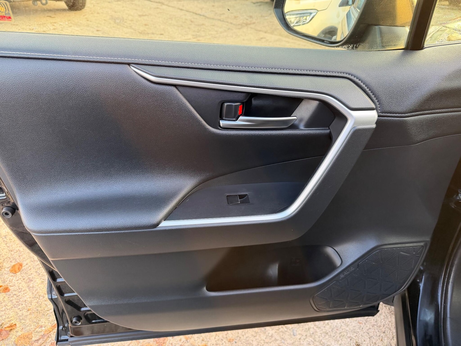 Used Toyota RAV4 2021 for sale - 76633436: Photo 26