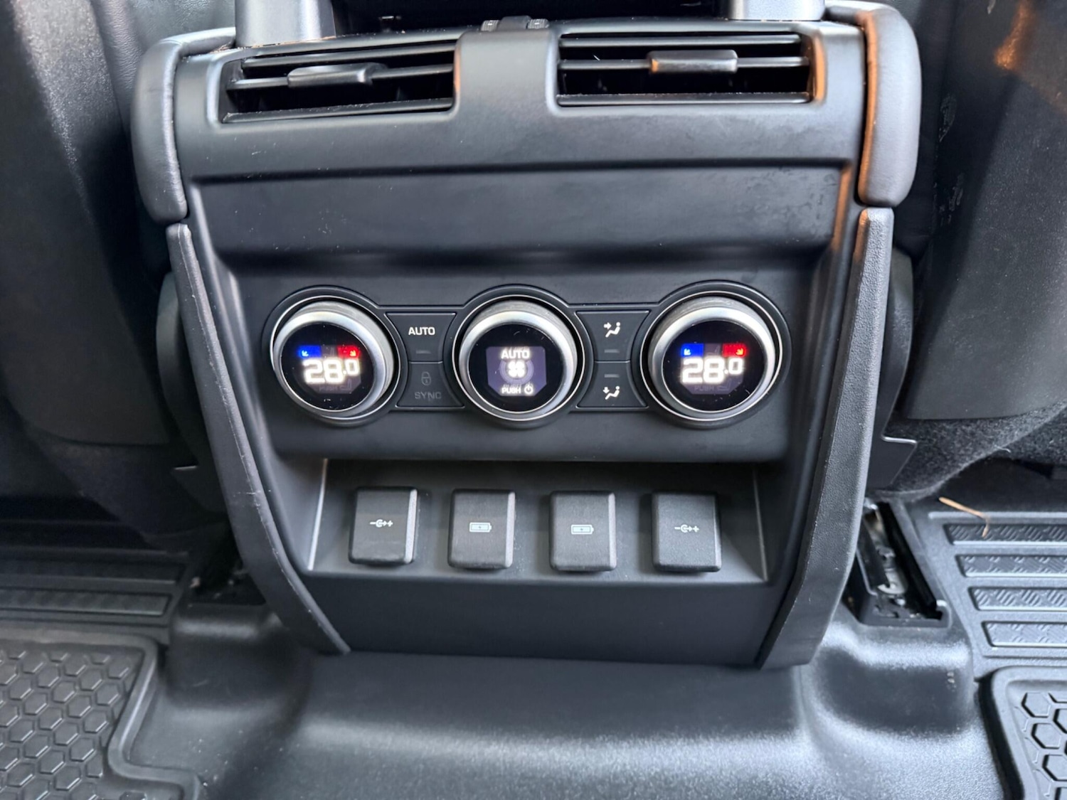 Used Land Rover Defender 110 2020 for sale - 77202594: Photo 29