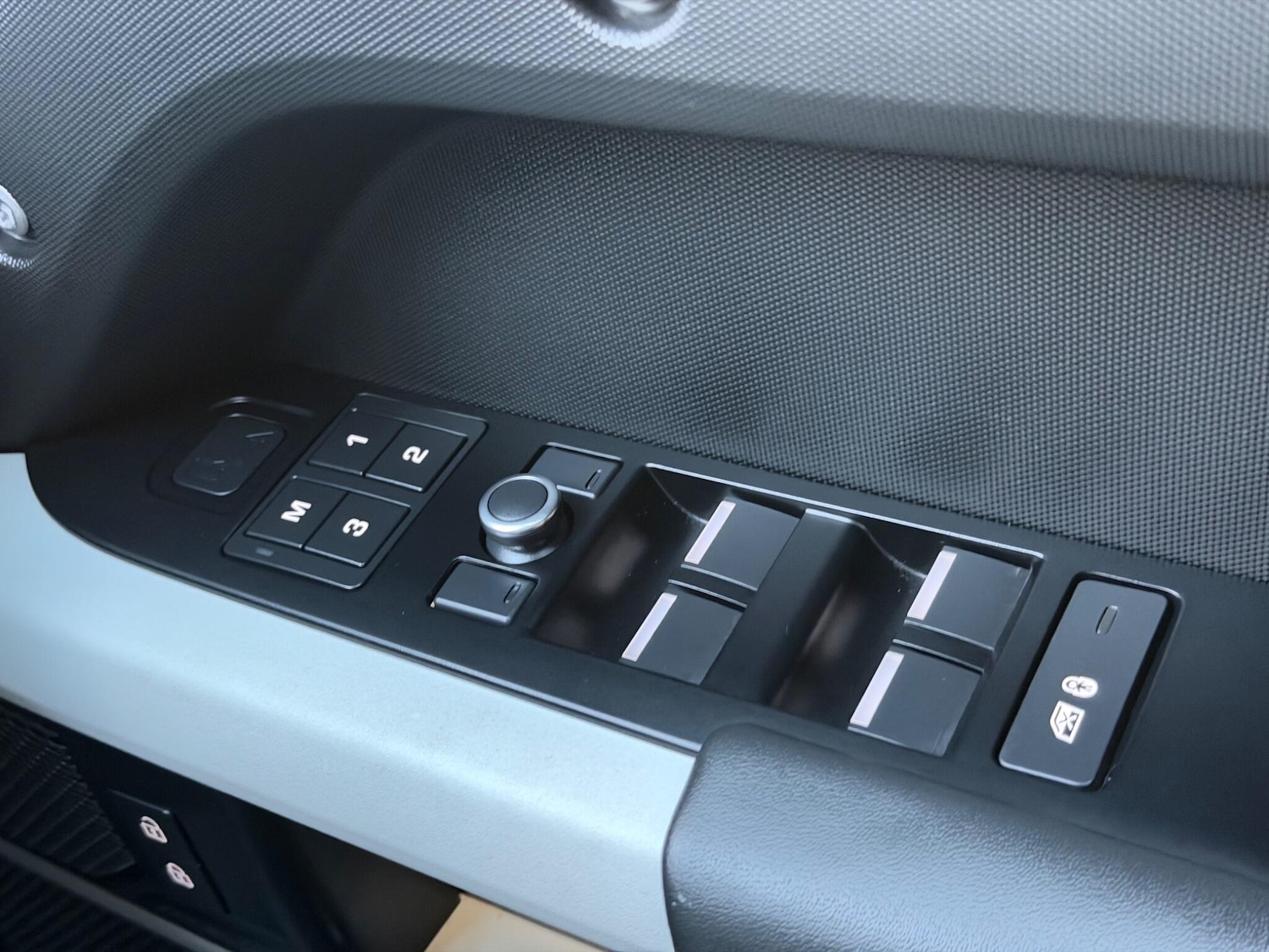 Used Land Rover Defender 110 2020 for sale - 77202594: Photo 37