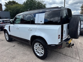 Used Land Rover Defender 2024 for sale - 79608013: Photo