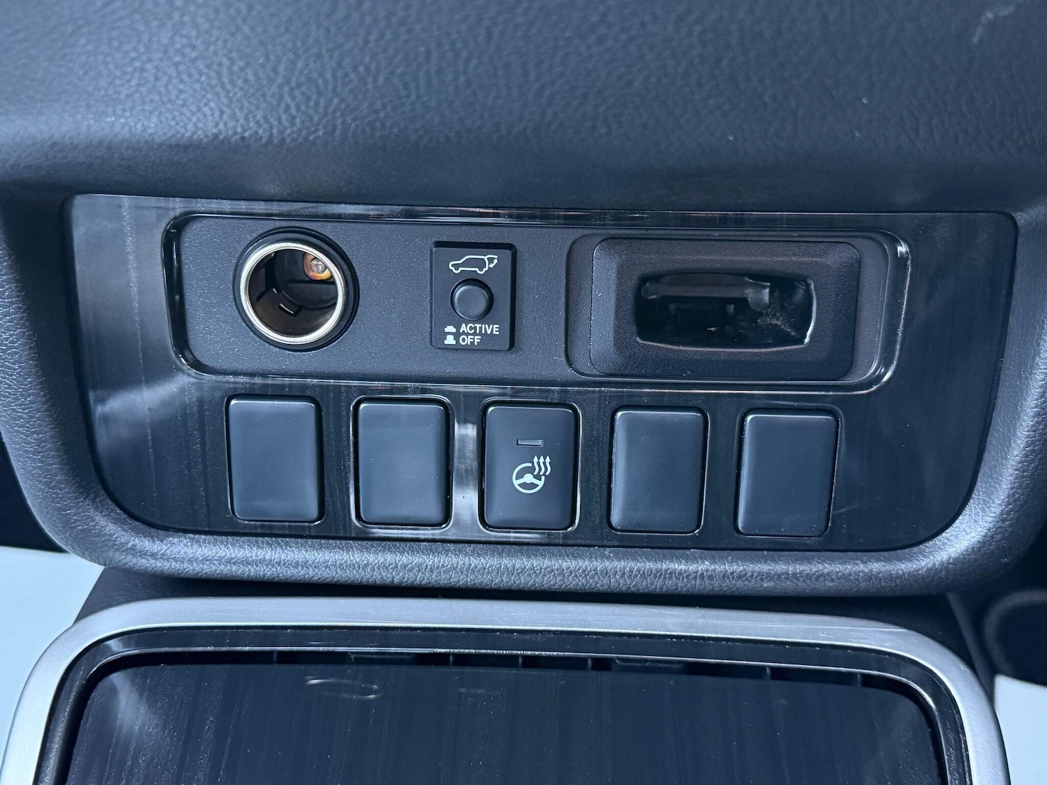 Used Mitsubishi Outlander 2016 for sale - 76657995: Photo 41