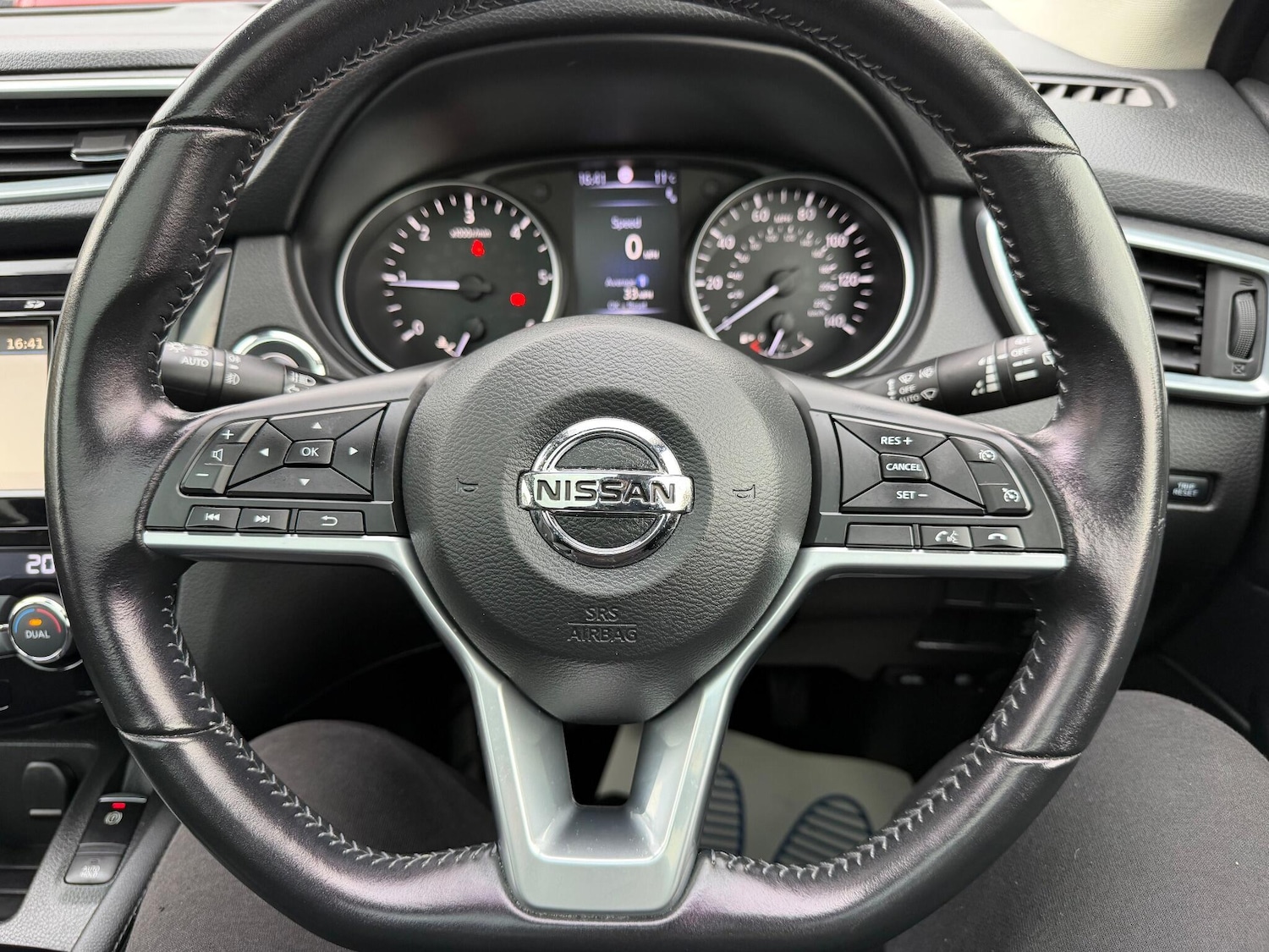 Used Nissan Qashqai for sale - 76996118: Photo 17